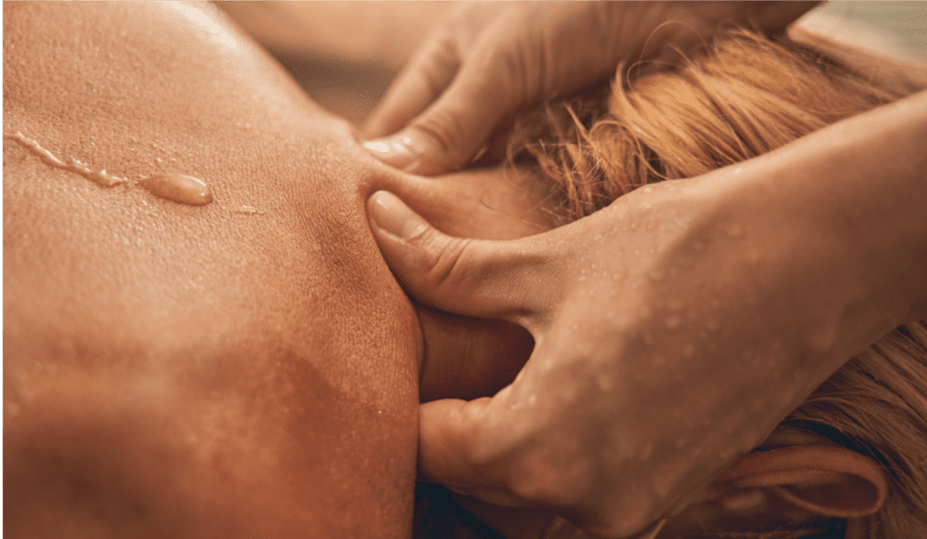 Massage soin Shiro-Abhyanga