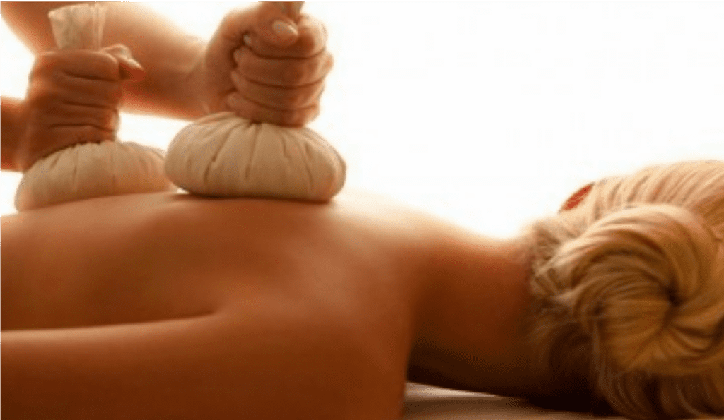 Massage soin Navrakizhi